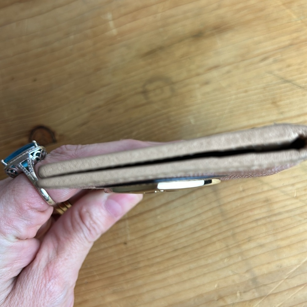 Gucci ID Holder - Picture 5 of 8